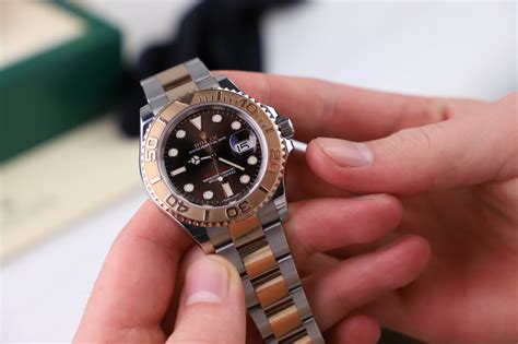 how to wind a rolex new watch|how to manually wind Rolex.